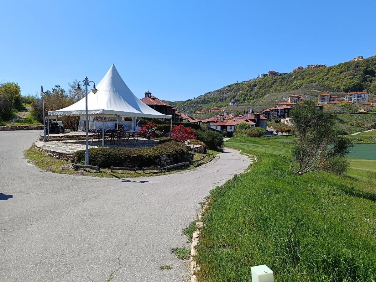 Thracian Cliffs голф * Kavarna